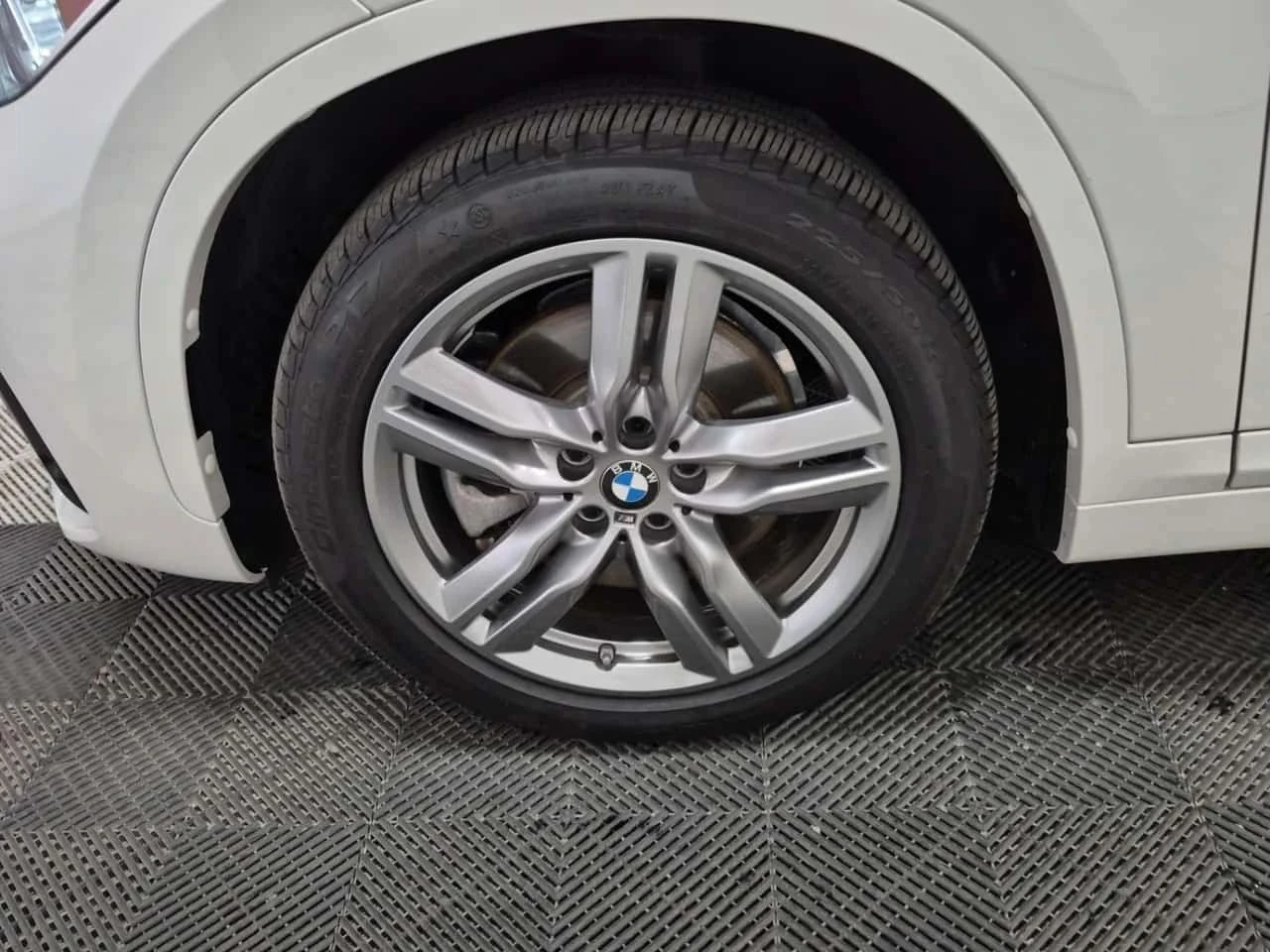 BMW X1, снимка 14 - Автомобили и джипове - 56685526