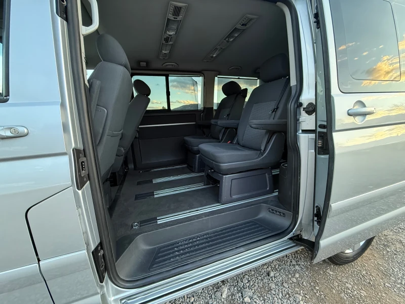 VW Multivan 2.5TDi 131к.с * Климатроник* * Пътник* , снимка 14 - Бусове и автобуси - 52244845