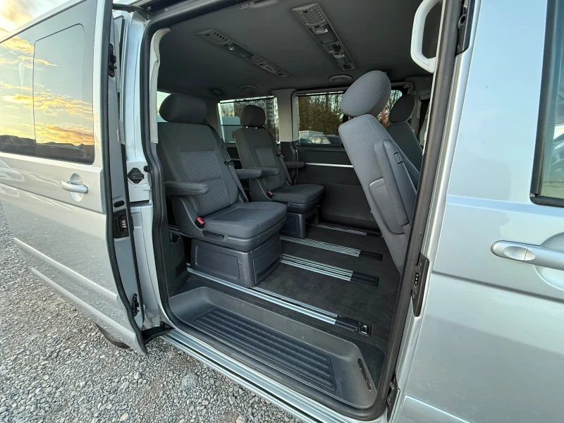 VW Multivan 2.5TDi 131к.с * Климатроник* * Пътник* , снимка 15 - Бусове и автобуси - 52244845