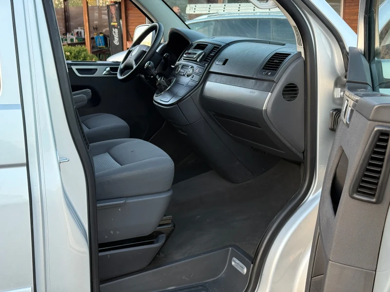 VW Multivan 2.5TDi 131к.с * Климатроник* * Пътник* , снимка 11 - Бусове и автобуси - 52244845