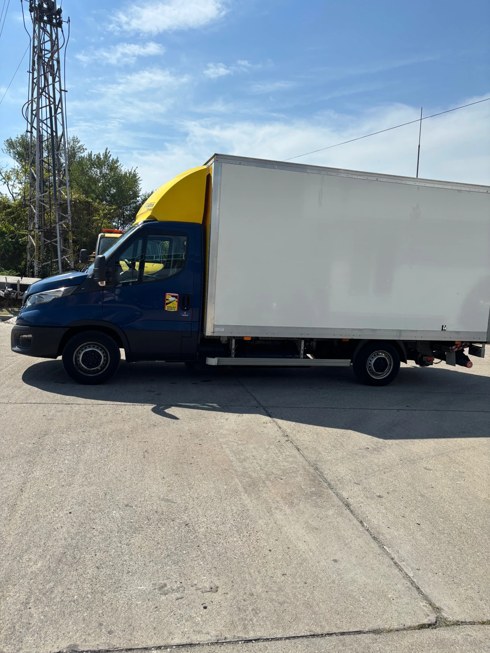 Iveco 35s16 Заводски метан, снимка 4 - Бусове и автобуси - 56040570