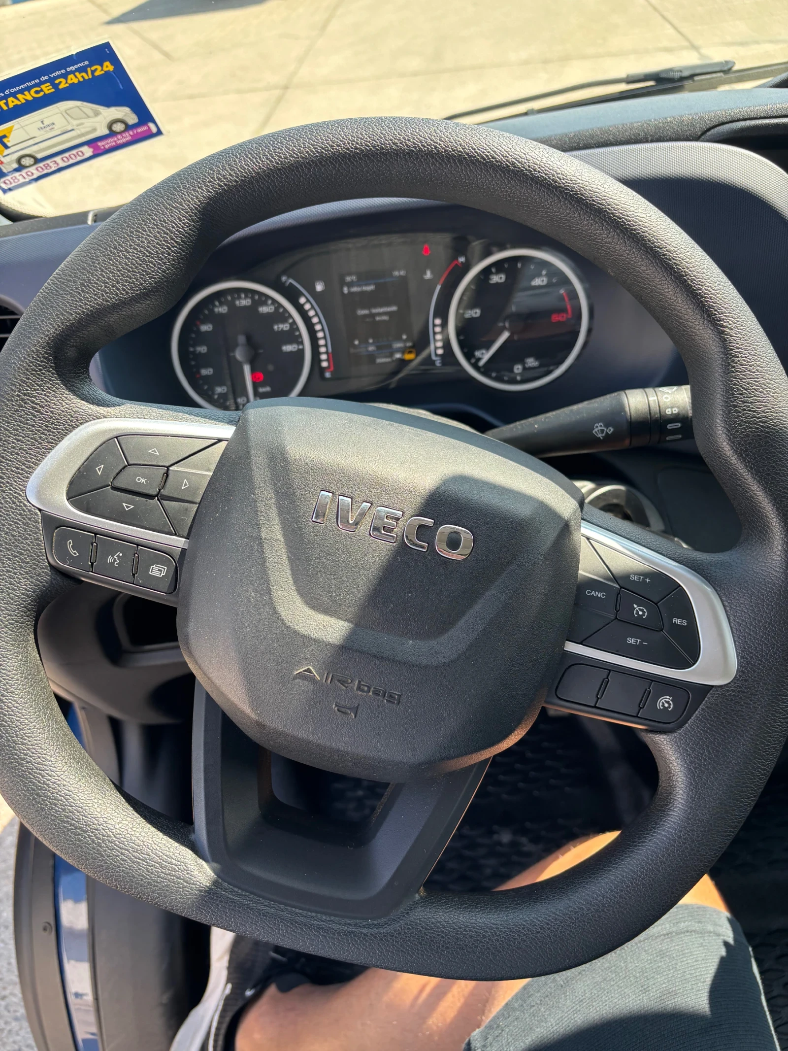 Iveco 35s16 Заводски метан, снимка 10 - Бусове и автобуси - 56040570
