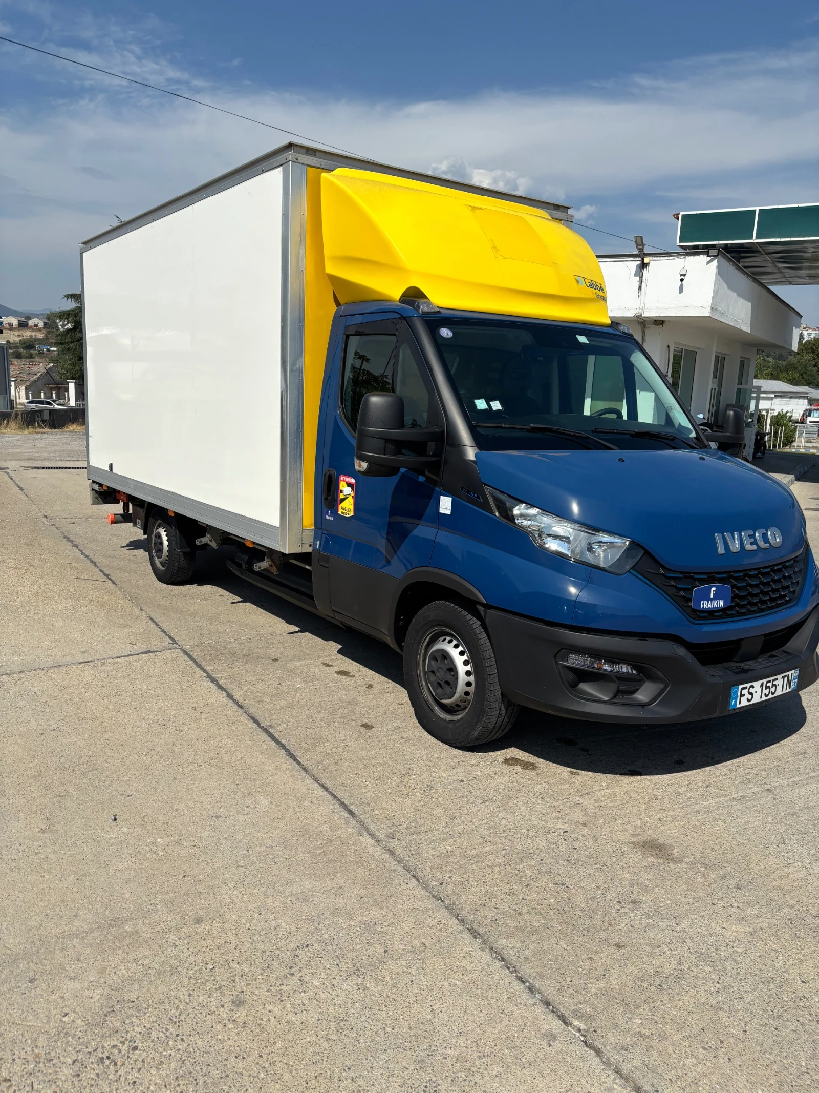 Iveco 35s16 Заводски метан, снимка 2 - Бусове и автобуси - 56040570