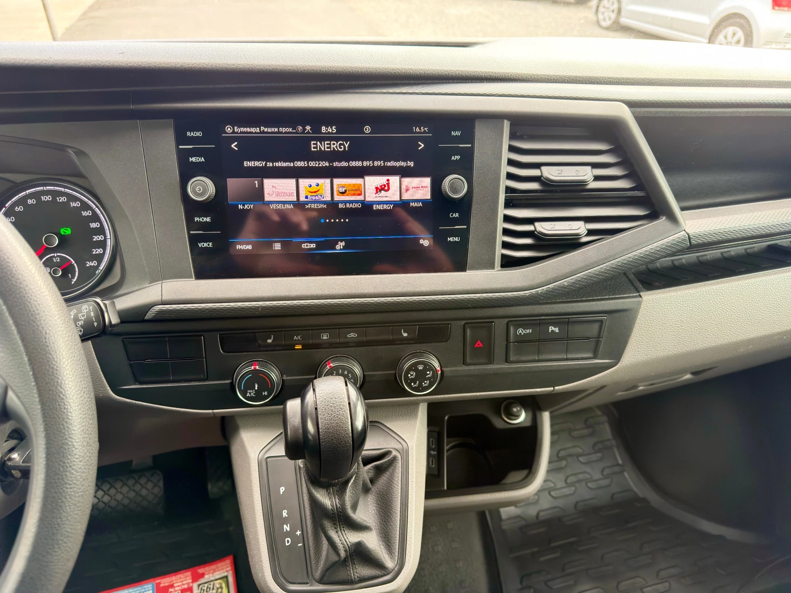 VW Transporter 2+ 1 топ CH, снимка 13 - Бусове и автобуси - 56171762