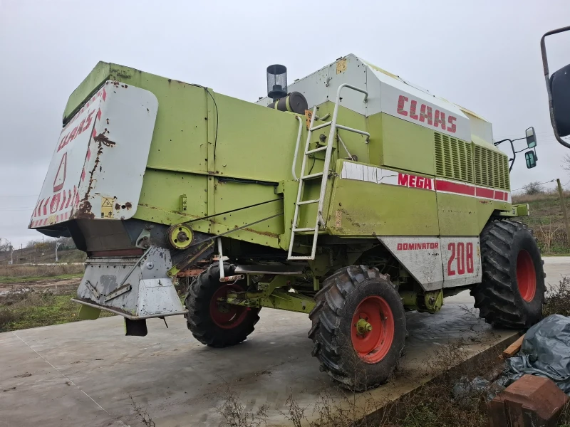 Комбайн Claas MEGA 208, снимка 4 - Селскостопанска техника - 52680718
