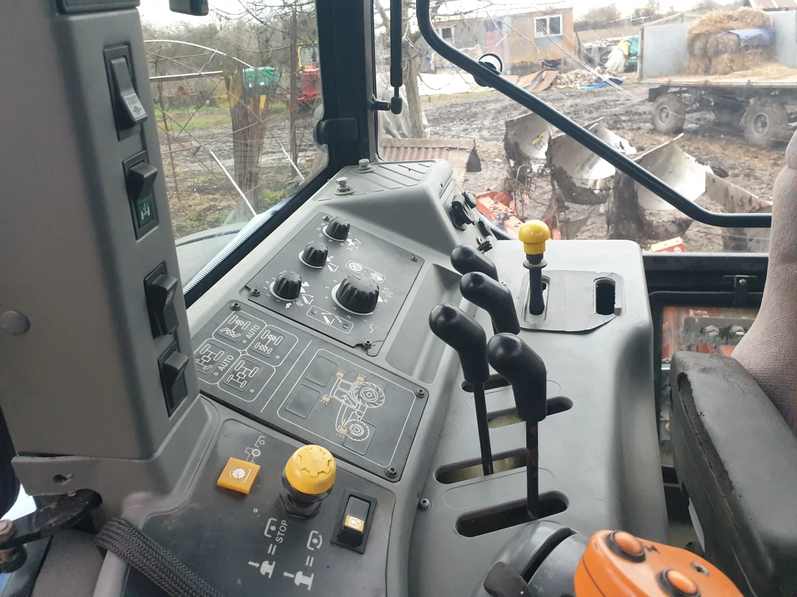 Трактор New Holland Tm190  - изображение 3