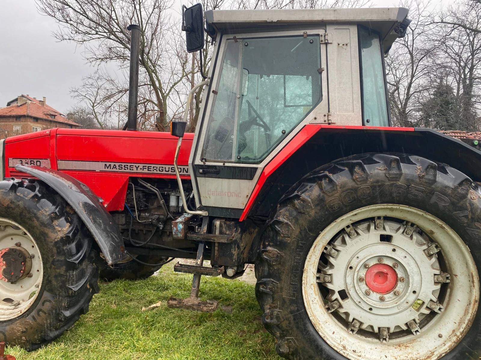 Трактор Massey 3680