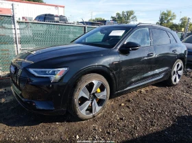 ������ Audi E-Tron