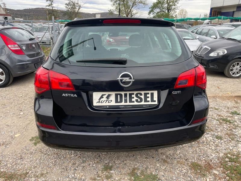 Opel Astra 1.7CDTI-ITALIA, снимка 9 - Автомобили и джипове - 42752705