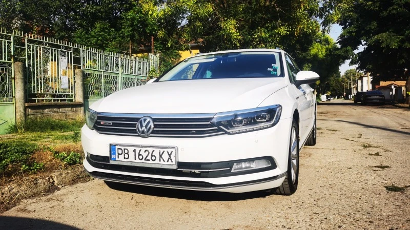 VW Passat 2.0TDI * 190hp* 4MOTION* HIGHLINE* FULL LED* ACC* , снимка 1 - Автомобили и джипове - 47528060