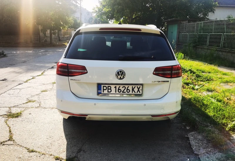 VW Passat 2.0TDI * 190hp* 4MOTION* HIGHLINE* FULL LED* ACC* , снимка 6 - Автомобили и джипове - 47528060