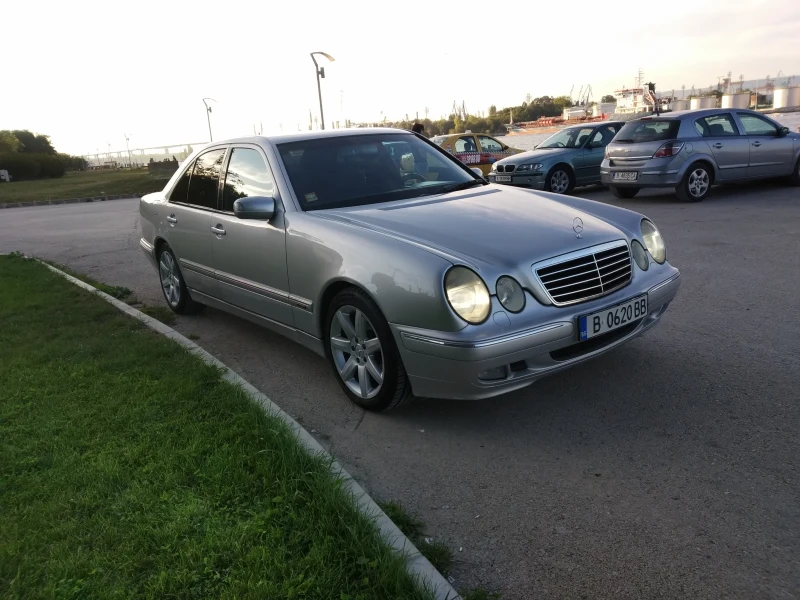 Mercedes-Benz E 320 CDI, снимка 10 - Автомобили и джипове - 47357154