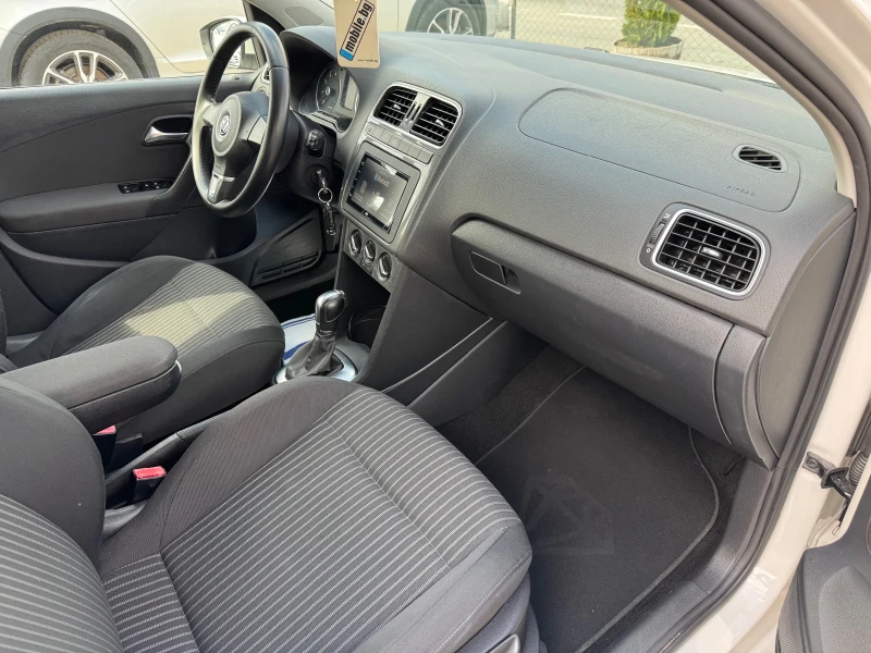 VW Polo Автоматик, снимка 10 - Автомобили и джипове - 50400923