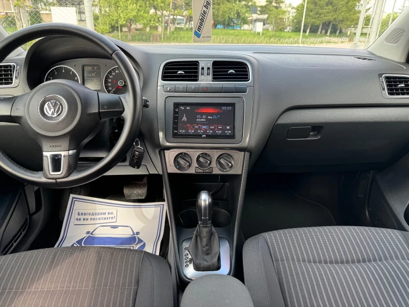 VW Polo Автоматик, снимка 8 - Автомобили и джипове - 50400923