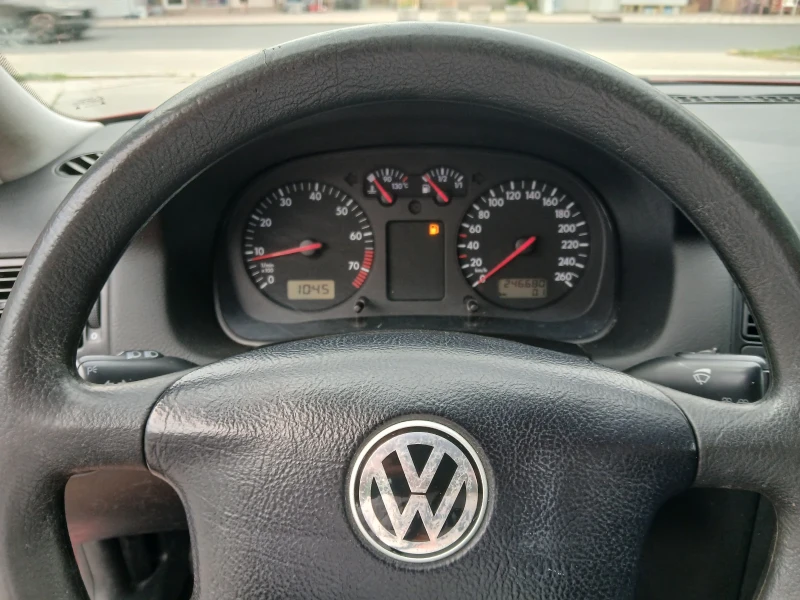 VW Golf 2.0i-Benzin.EDITION, снимка 12 - Автомобили и джипове - 52505893