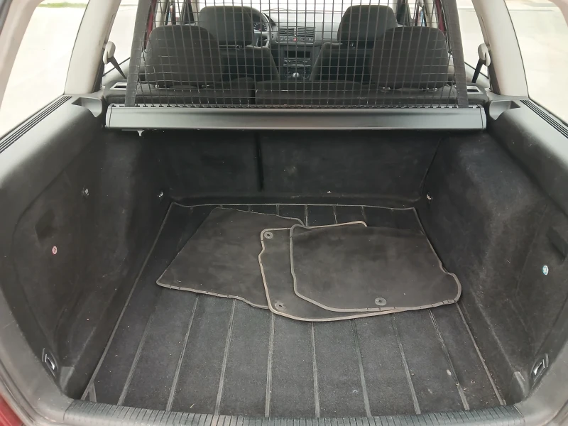 VW Golf 2.0i-Benzin.EDITION, снимка 15 - Автомобили и джипове - 52505893