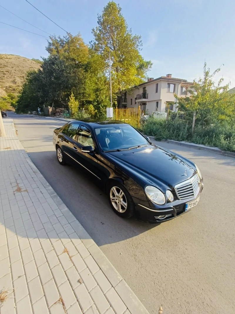 Mercedes-Benz E 220 Avantgarde, снимка 3 - Автомобили и джипове - 52726602