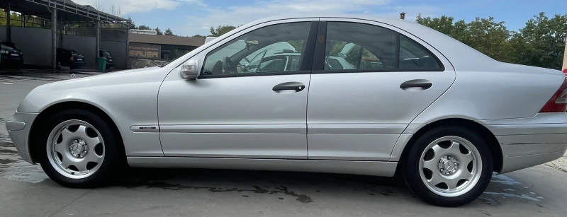 Mercedes-Benz C 220, снимка 4 - Автомобили и джипове - 52581162