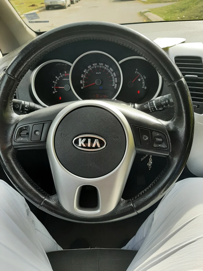 Kia Venga, снимка 14 - Автомобили и джипове - 52186794