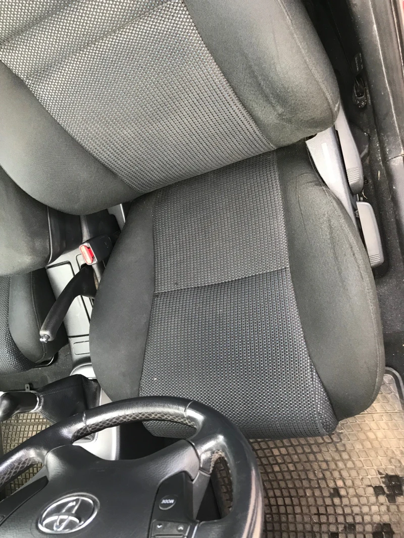 Toyota Avensis 1.8I GERMANY , снимка 10 - Автомобили и джипове - 52189738