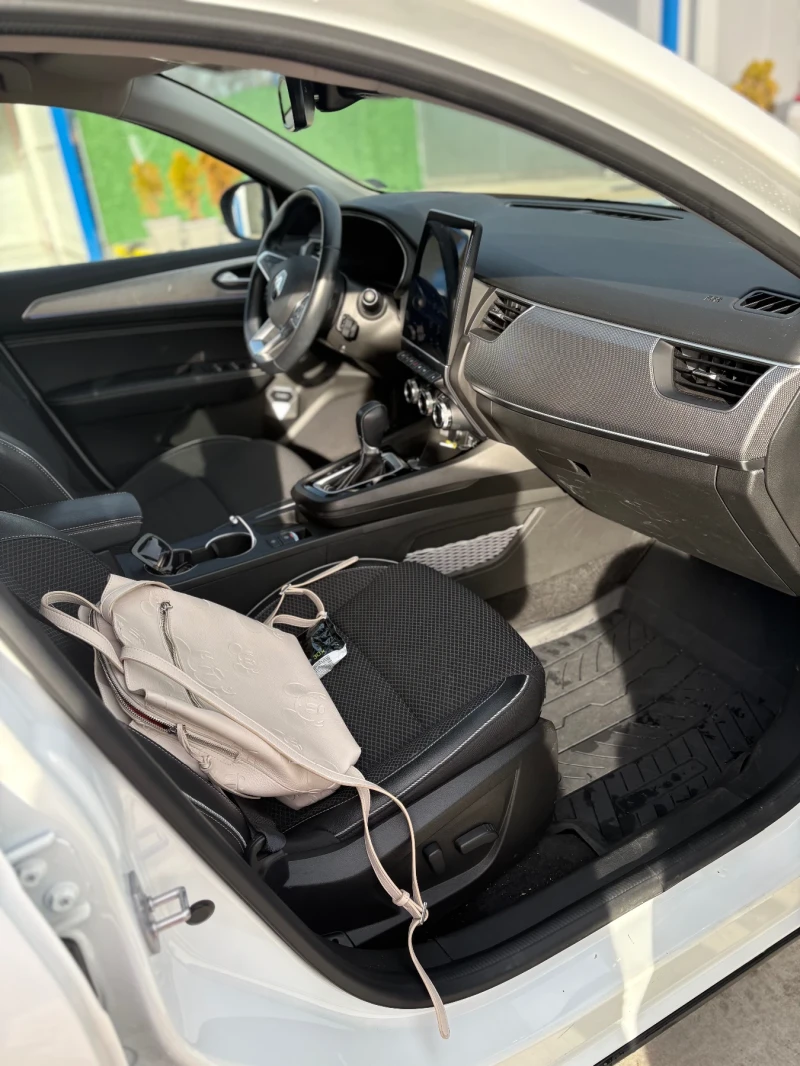 Renault Arkana, снимка 15 - Автомобили и джипове - 52406951