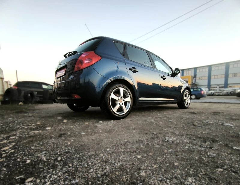 Kia Ceed 1.6crdi , снимка 2 - Автомобили и джипове - 52504064