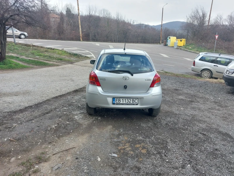 Toyota Yaris 1000, снимка 5 - Автомобили и джипове - 53007254