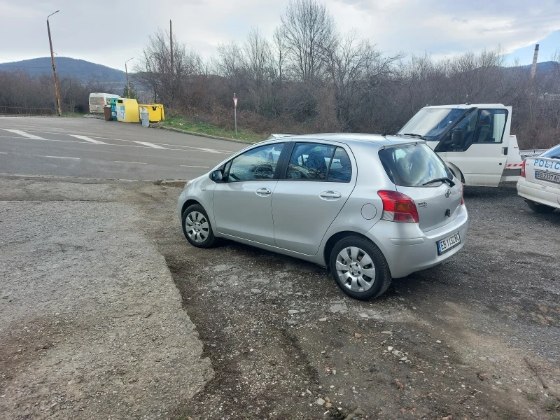 Toyota Yaris 1000, снимка 4 - Автомобили и джипове - 53007254