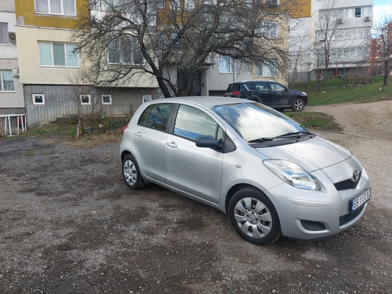 Toyota Yaris 1000, снимка 2 - Автомобили и джипове - 53007254