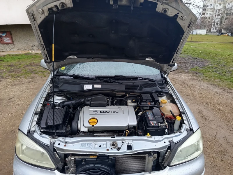 Opel Astra 1.6i, снимка 11 - Автомобили и джипове - 53468626