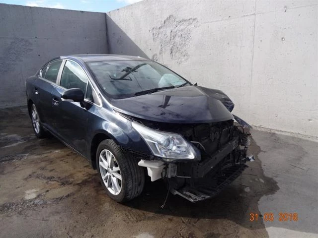 Toyota Avensis 2.2D-CAT - изображение 4