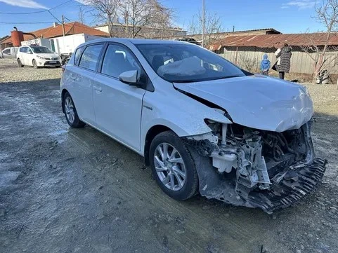 Toyota Auris 1.8 hybrid На части! , снимка 5 - Автомобили и джипове - 48686884