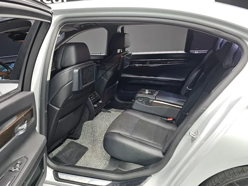 BMW 740 Li, снимка 11 - Автомобили и джипове - 54600954