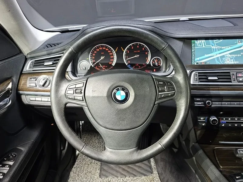 BMW 740 Li, снимка 14 - Автомобили и джипове - 54600954