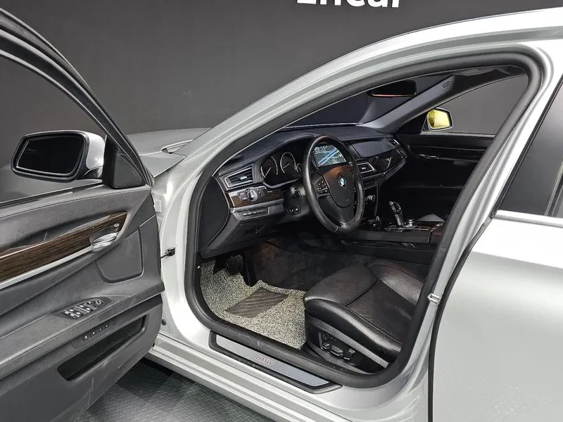 BMW 740 Li, снимка 10 - Автомобили и джипове - 54600954