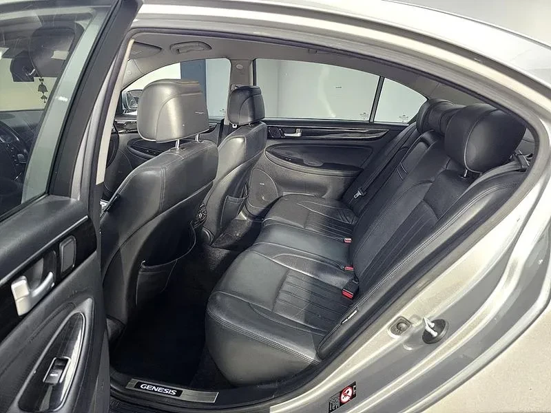 Hyundai Genesis 3.3, снимка 9 - Автомобили и джипове - 54618074