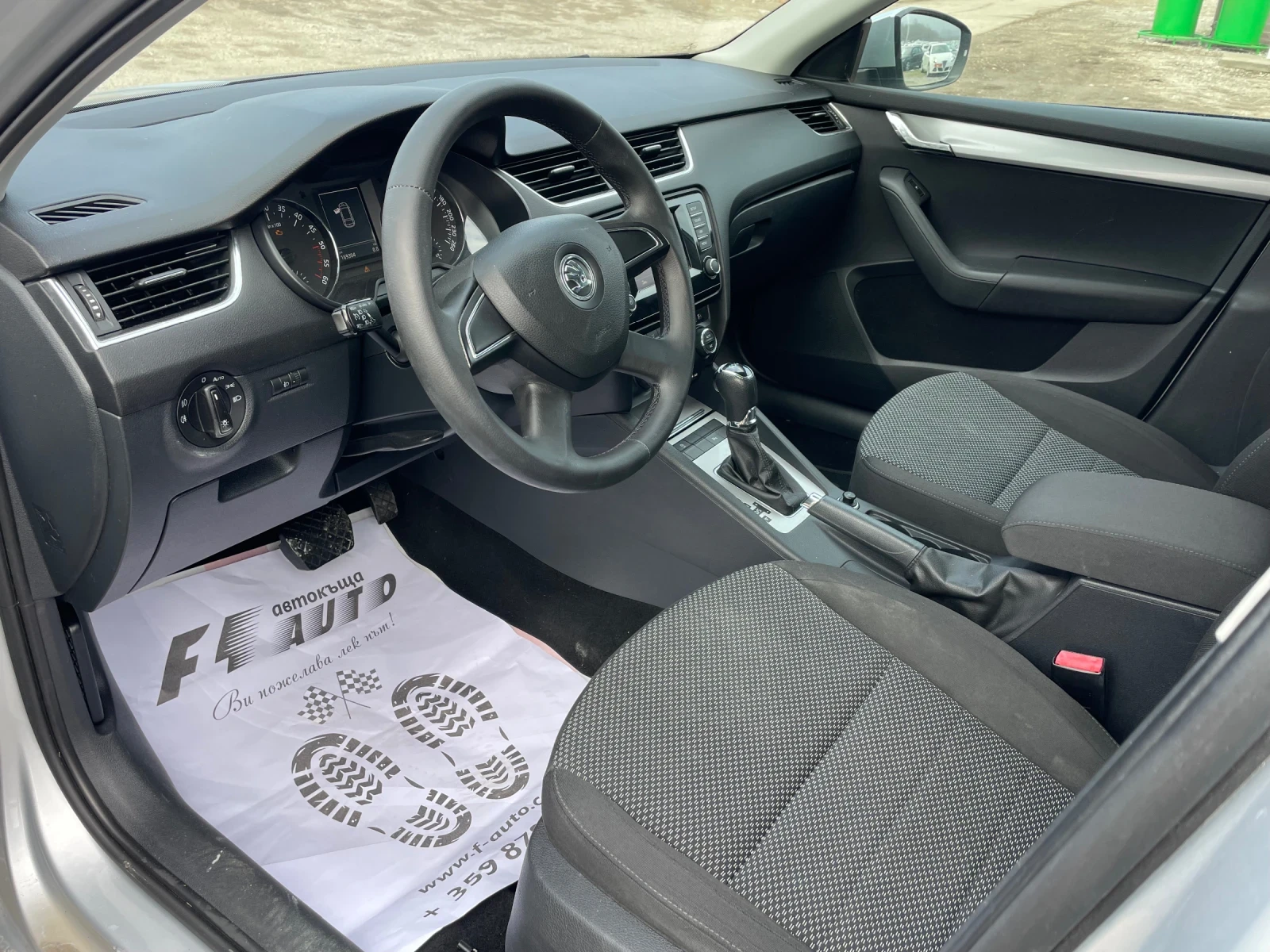 Skoda Octavia 1.6TDI-AVTOMAT | Mobile.bg — изображение 13