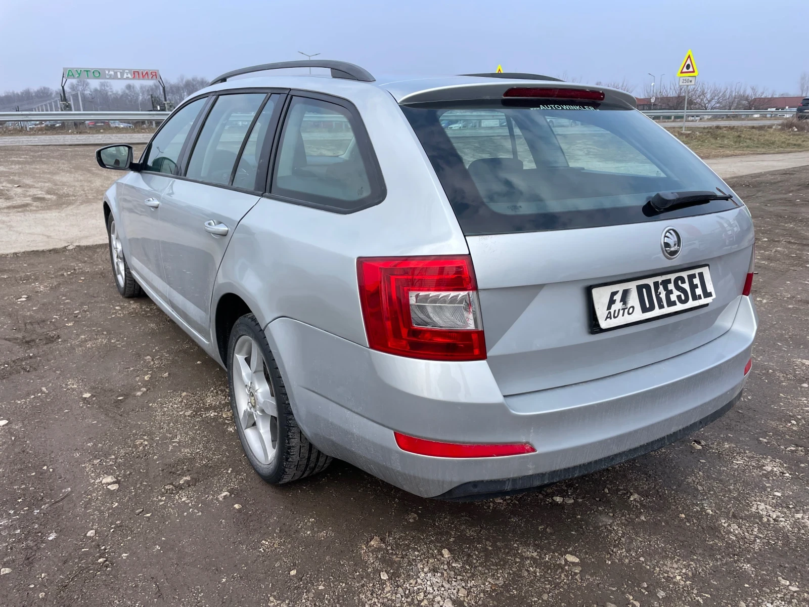 Skoda Octavia 1.6TDI-AVTOMAT | Mobile.bg — изображение 11
