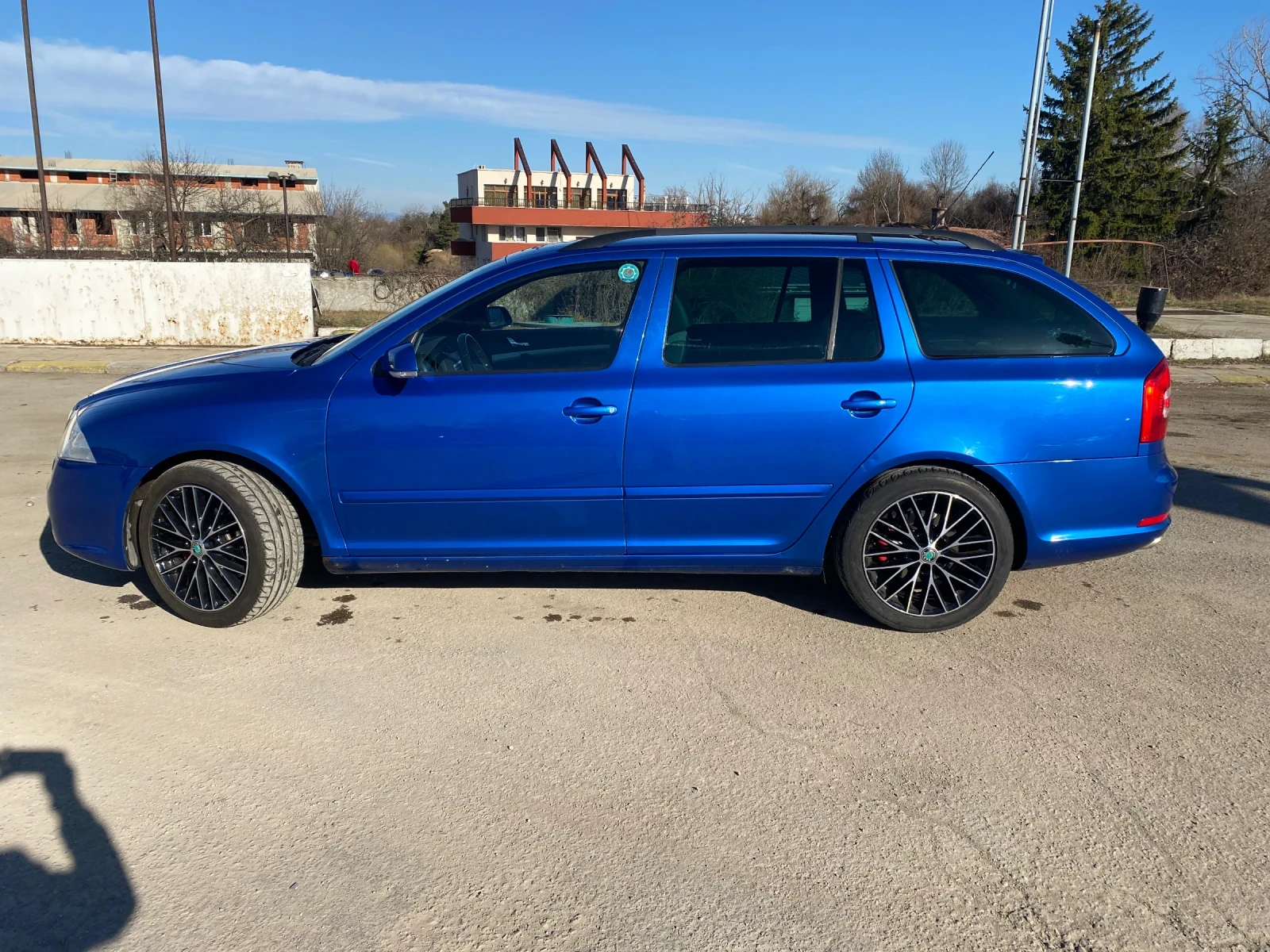 Skoda Octavia VRS 2.0TDI 170ph* 6ск* КОЖА* КСЕНОН* ПАРКТРОНИК*  - изображение 4