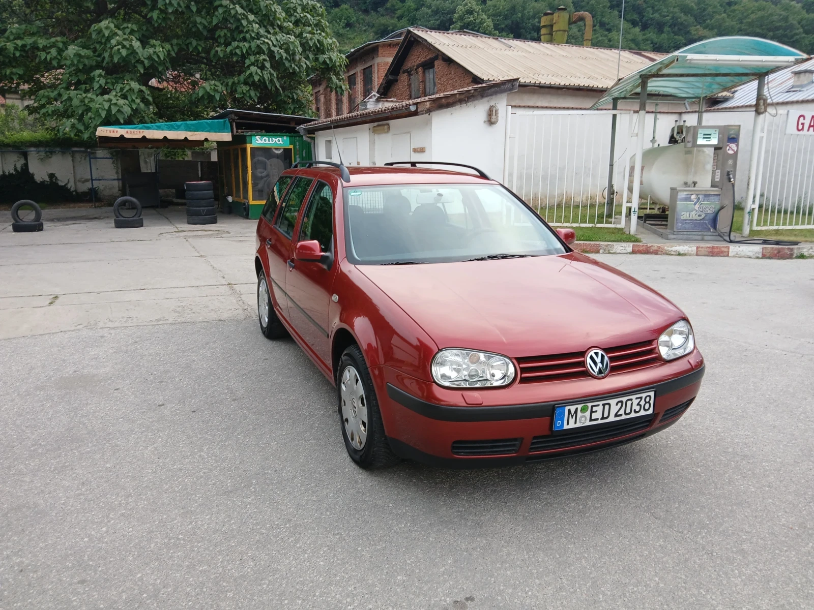 VW Golf 2.0i-Benzin.EDITION - изображение 8
