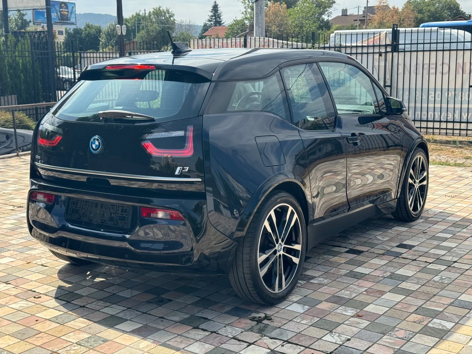 BMW i3 S 120AH Термопомпа/Кожа/Harmon - изображение 6