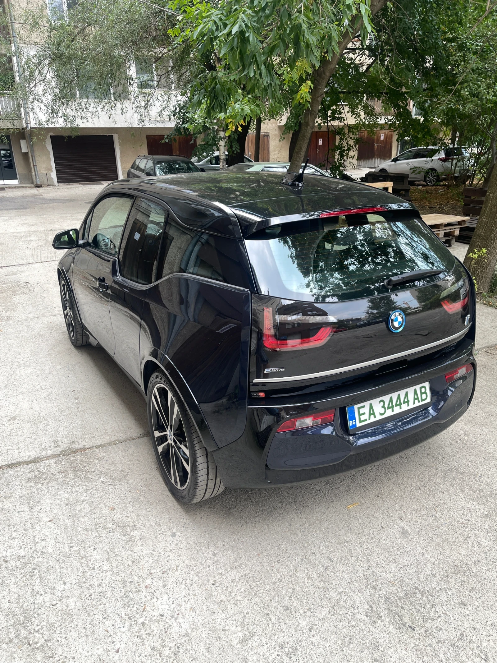 BMW i3 S 120AH Термопомпа/Кожа/Harmon - изображение 4