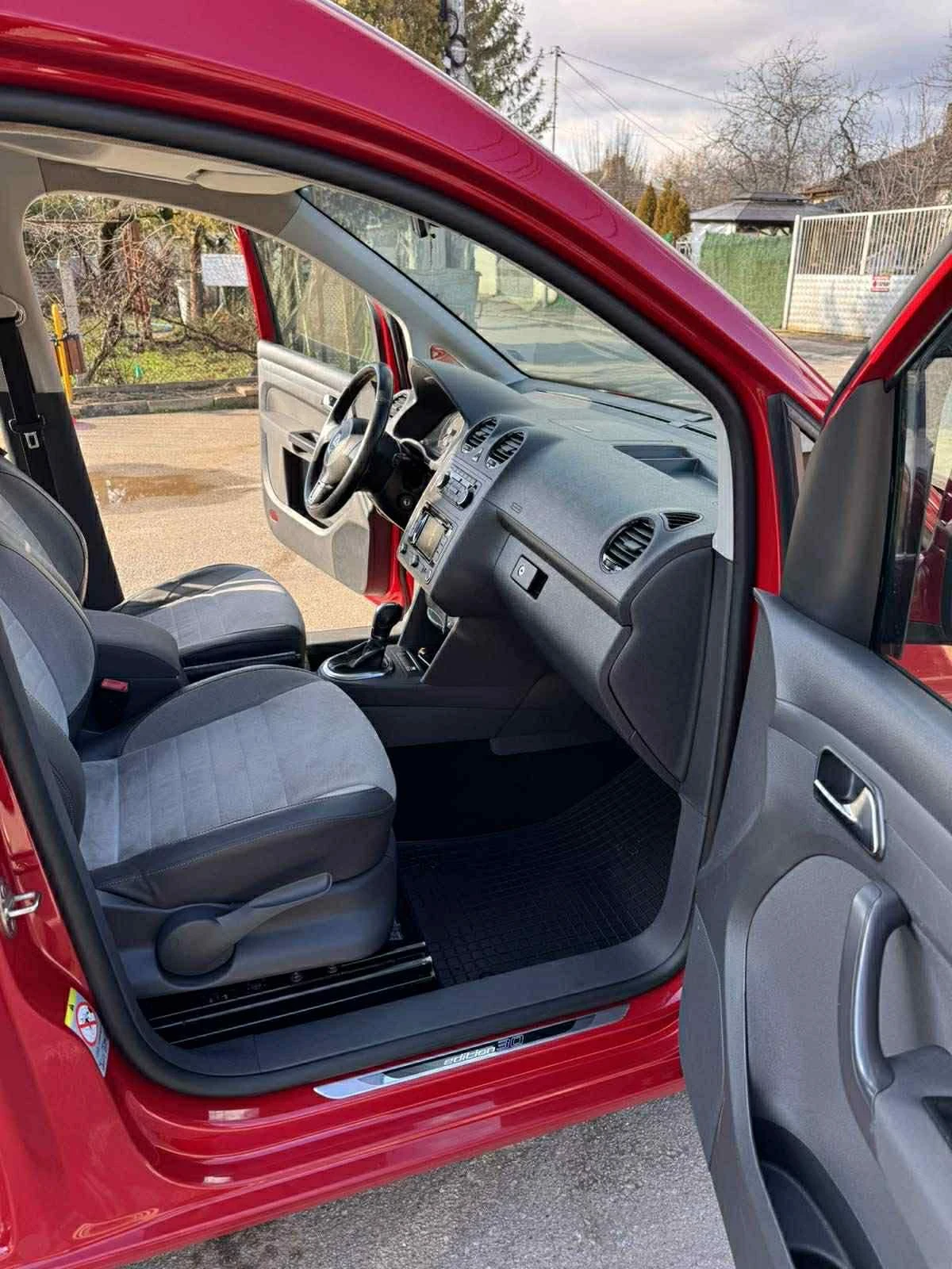 VW Caddy 30 Edition , снимка 8 - Автомобили и джипове - 53877263