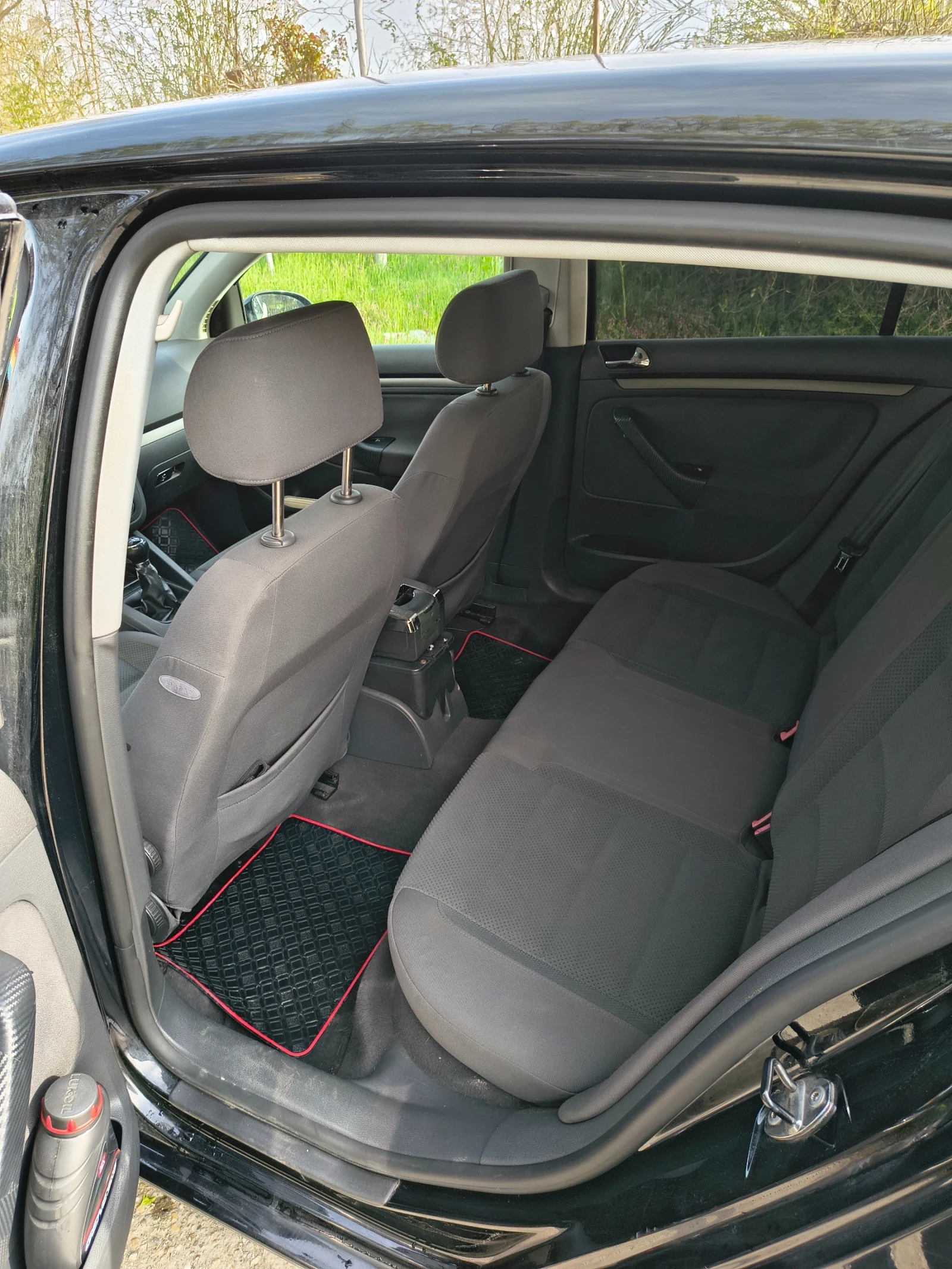 VW Golf 5, снимка 8 - Автомобили и джипове - 54414143