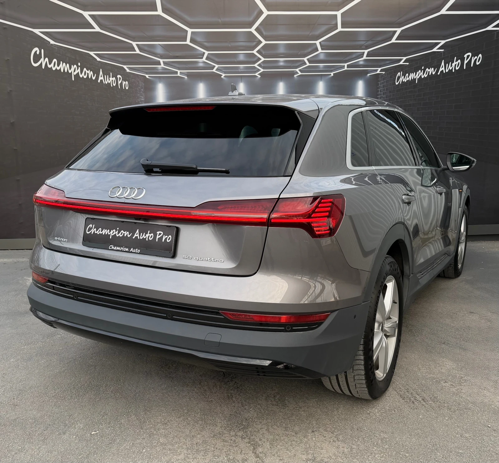 Audi E-Tron 50  , снимка 5 - Автомобили и джипове - 54710822
