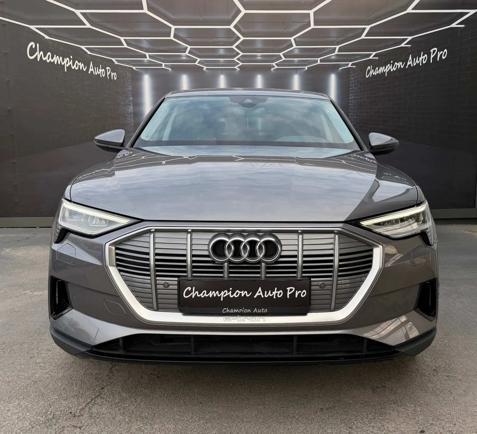 Audi E-Tron 50  , снимка 2 - Автомобили и джипове - 54710822