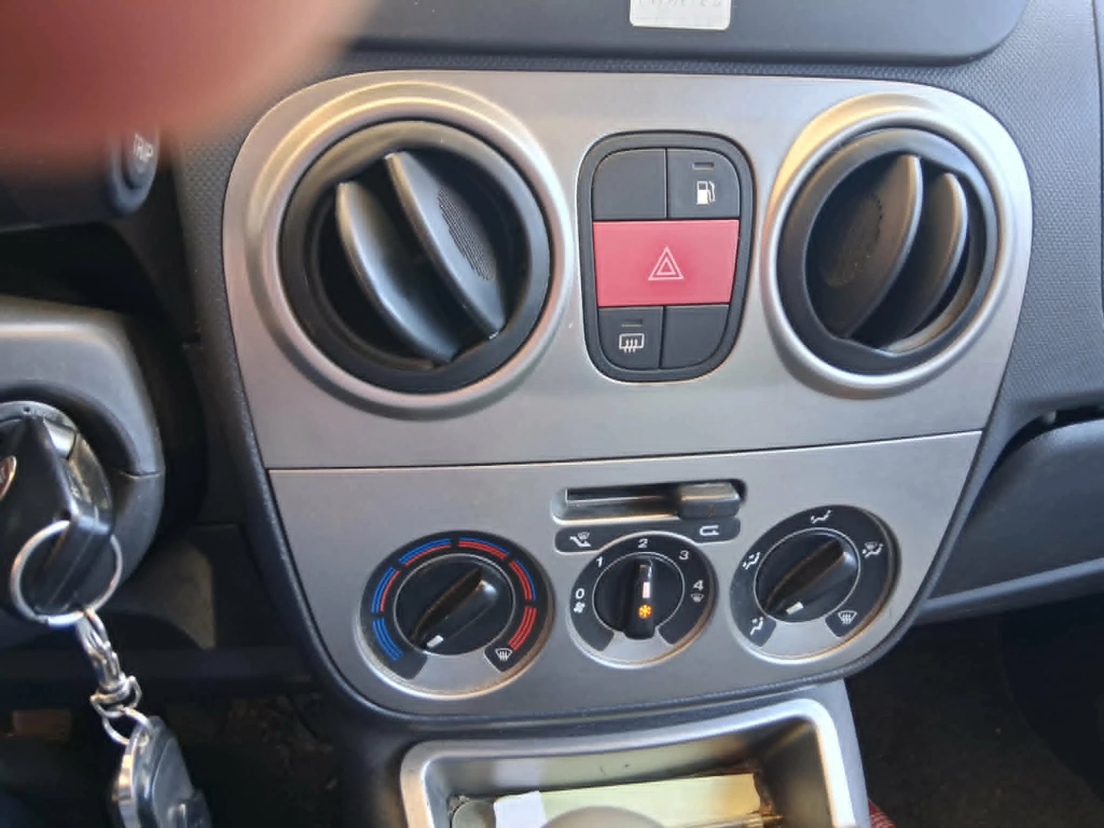 Fiat Fiorino QUBO CNG МЕТАН 1+ 4 местна, снимка 3 - Автомобили и джипове - 54782918