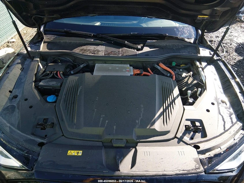 Audi E-Tron Premium Plus Quattro, снимка 10 - Автомобили и джипове - 55240979