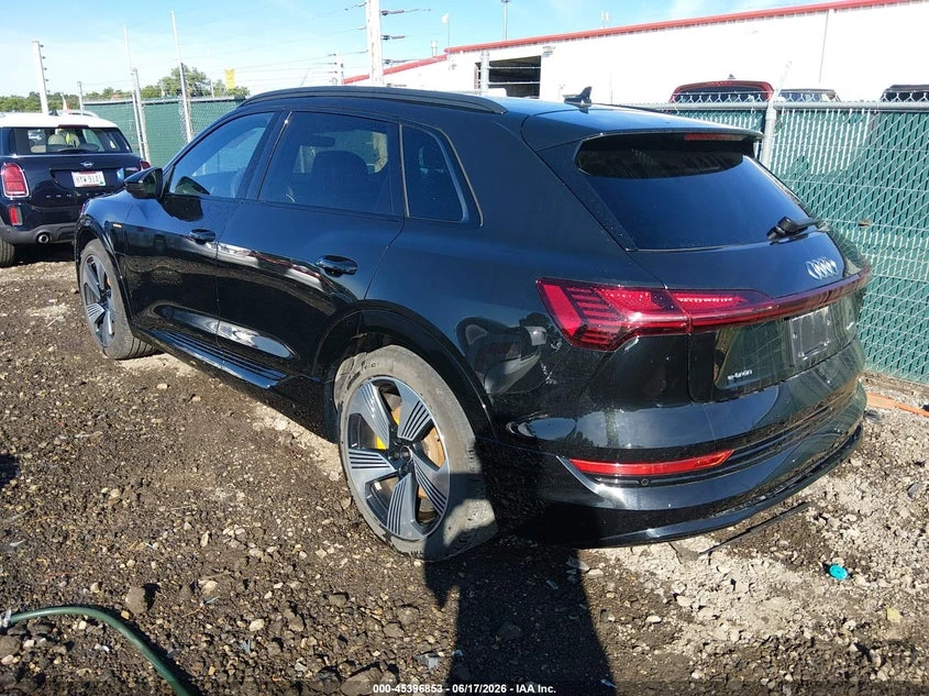 Audi E-Tron Premium Plus Quattro, снимка 3 - Автомобили и джипове - 55240979