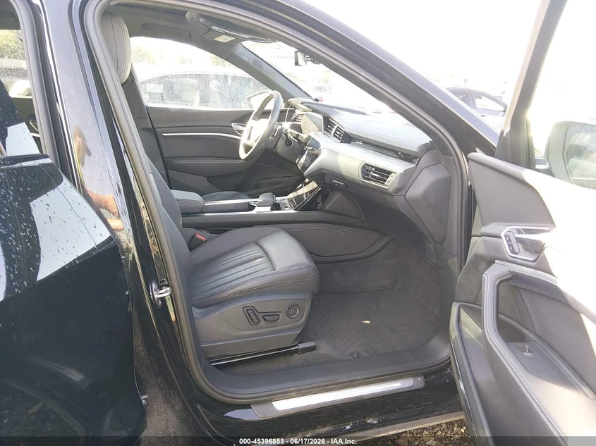 Audi E-Tron Premium Plus Quattro, снимка 5 - Автомобили и джипове - 55240979